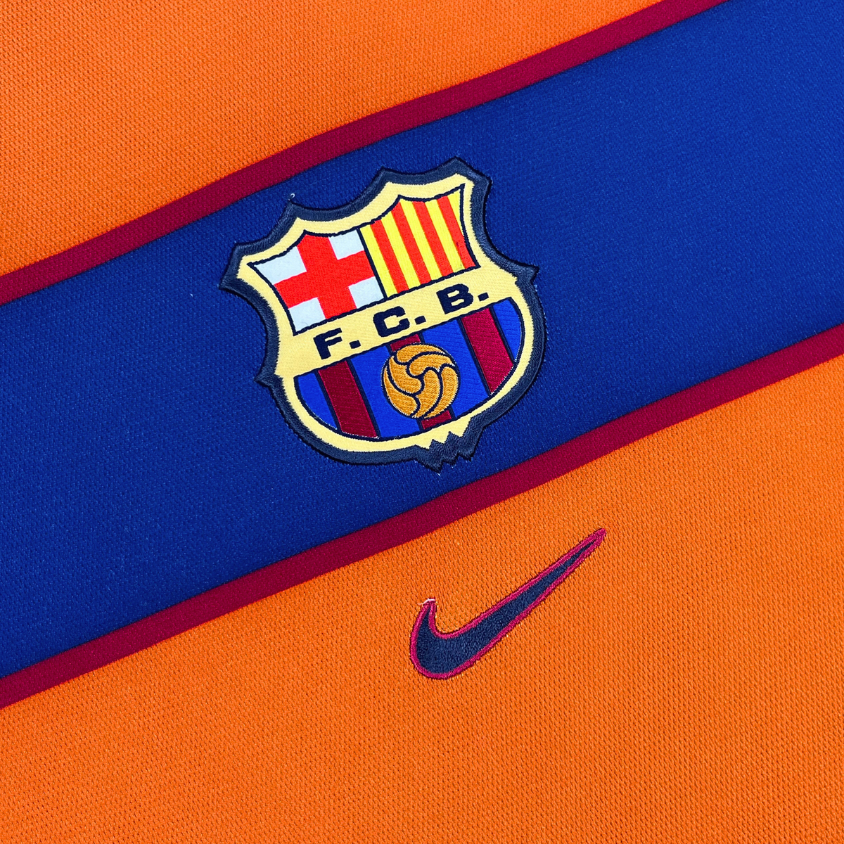 FC Barcelona 1998-99 Away Guardiola #4 Shirt L