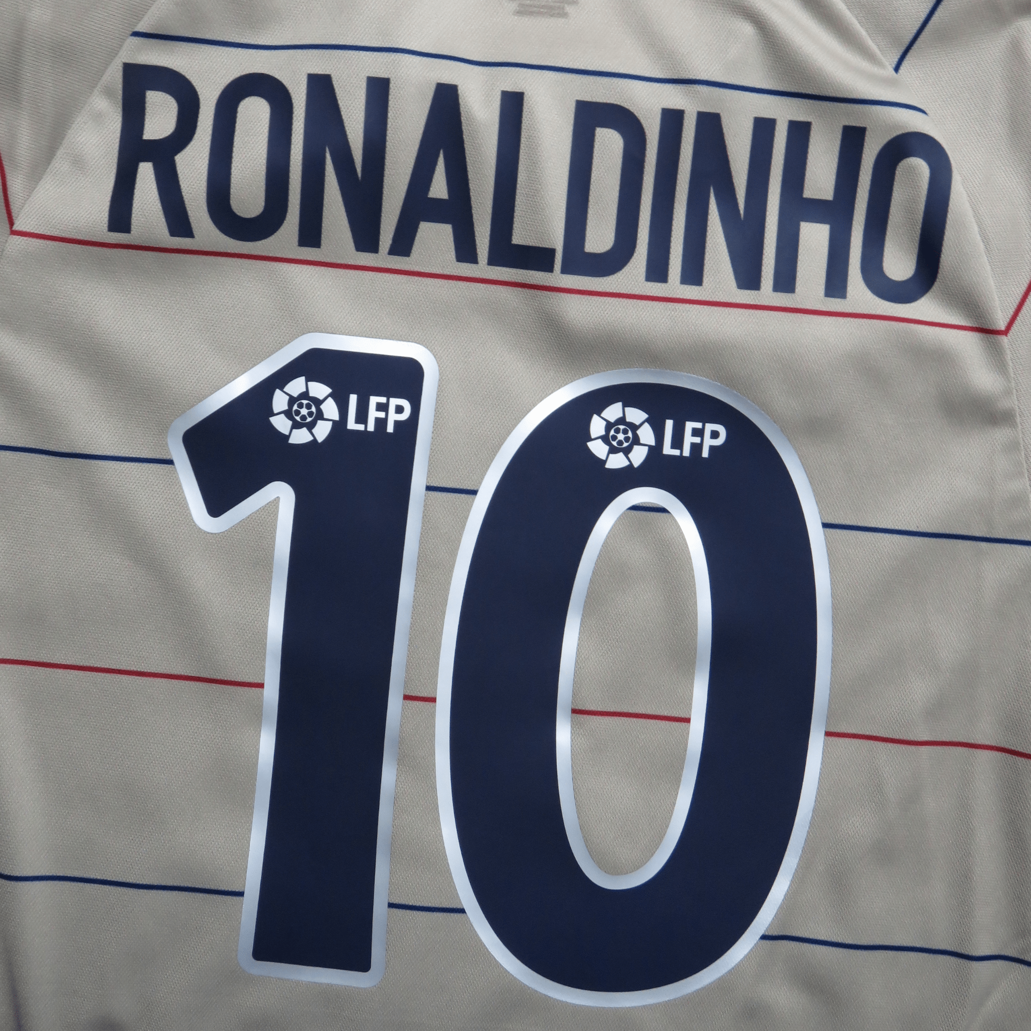 FC Barcelona 2003-04 Away Ronaldinho #10 Basic Shirt M