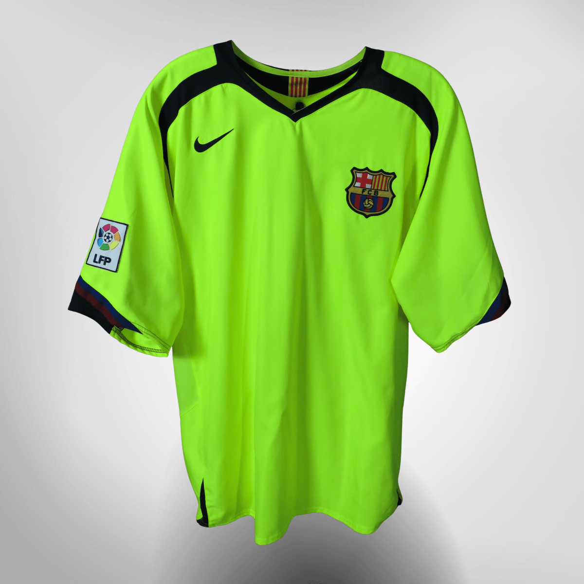 FC Barcelona 2005-06 Away Ronaldinho #10 Shirt XL