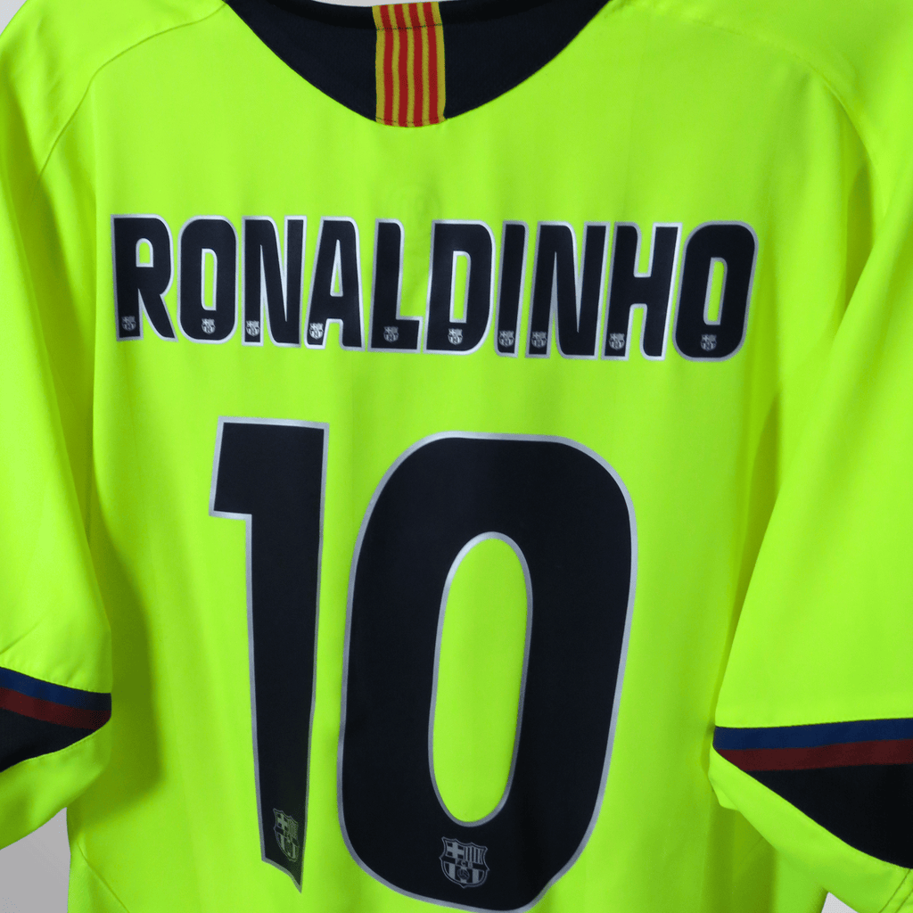 FC Barcelona 2005-06 Away Ronaldinho #10 Shirt XL