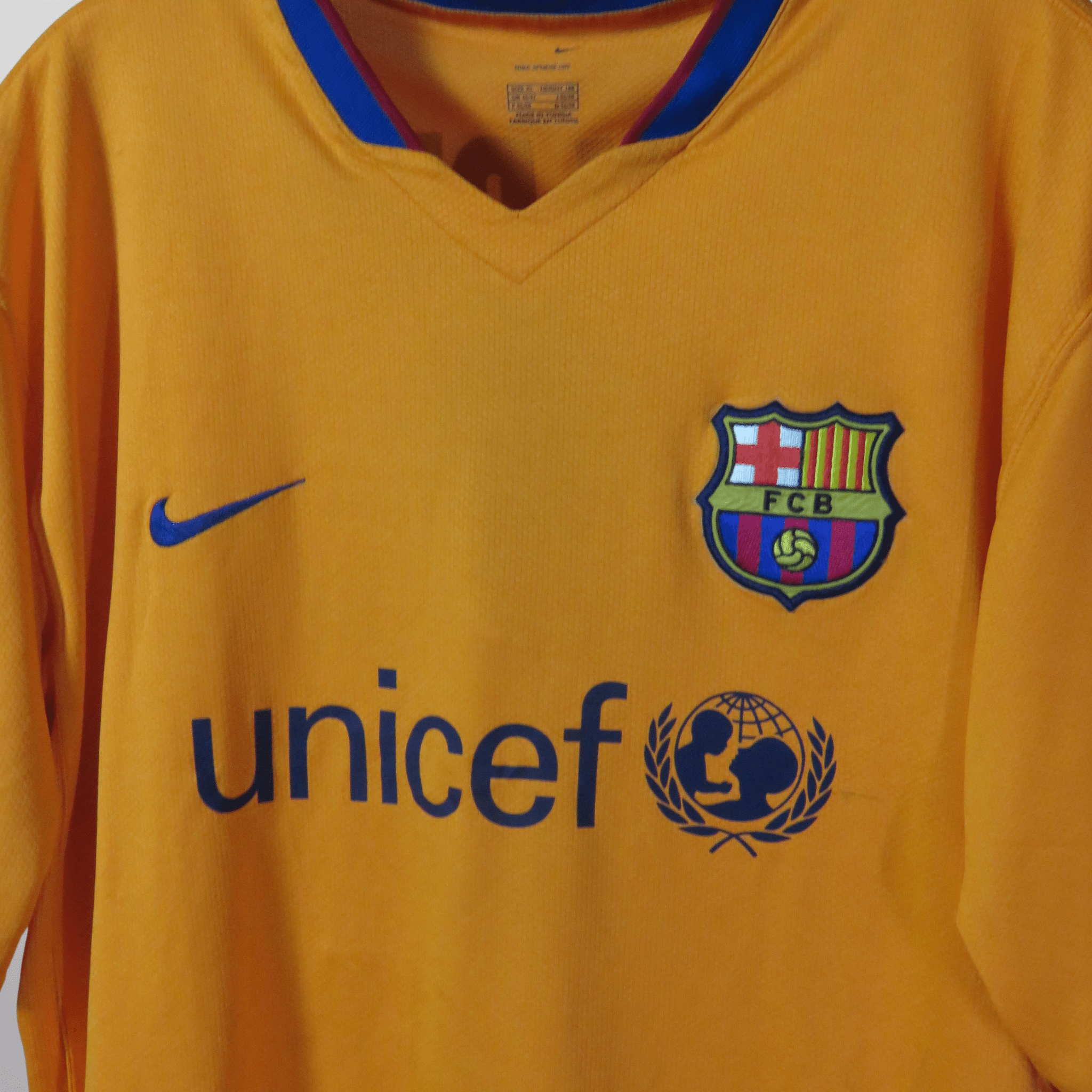FC Barcelona 2006-07 Away Ronaldinho #10 Shirt XL