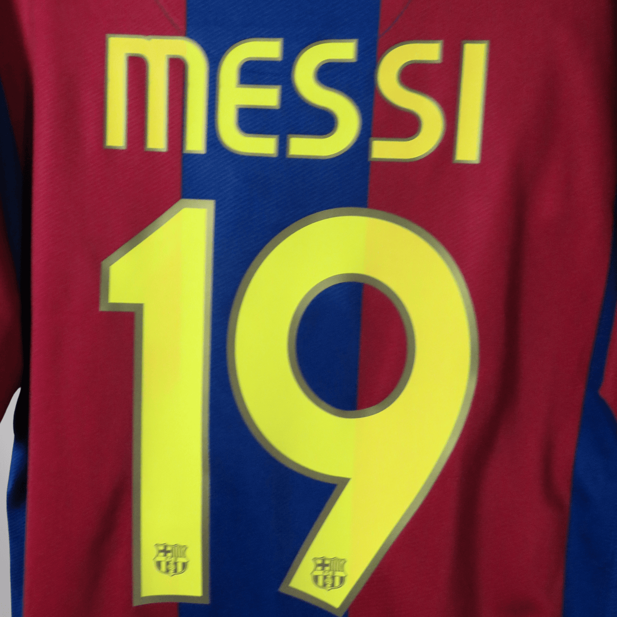 FC Barcelona 2007-08 Home Messi #19 Shirt M