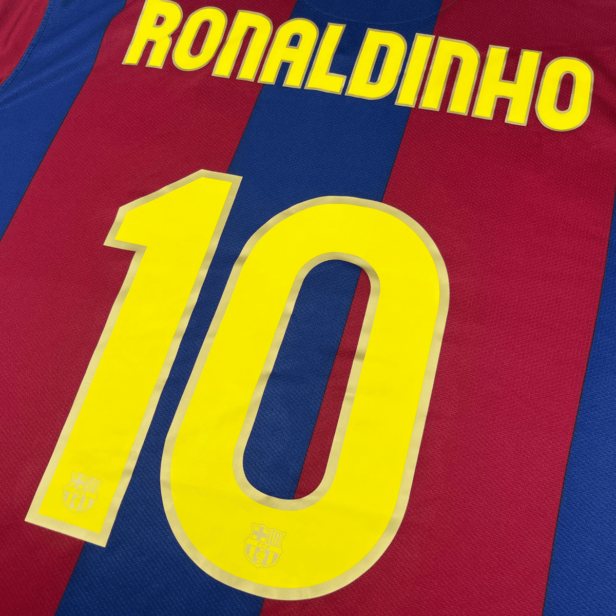 FC Barcelona 2007-08 Ronaldinho #10 Home Shirt XL