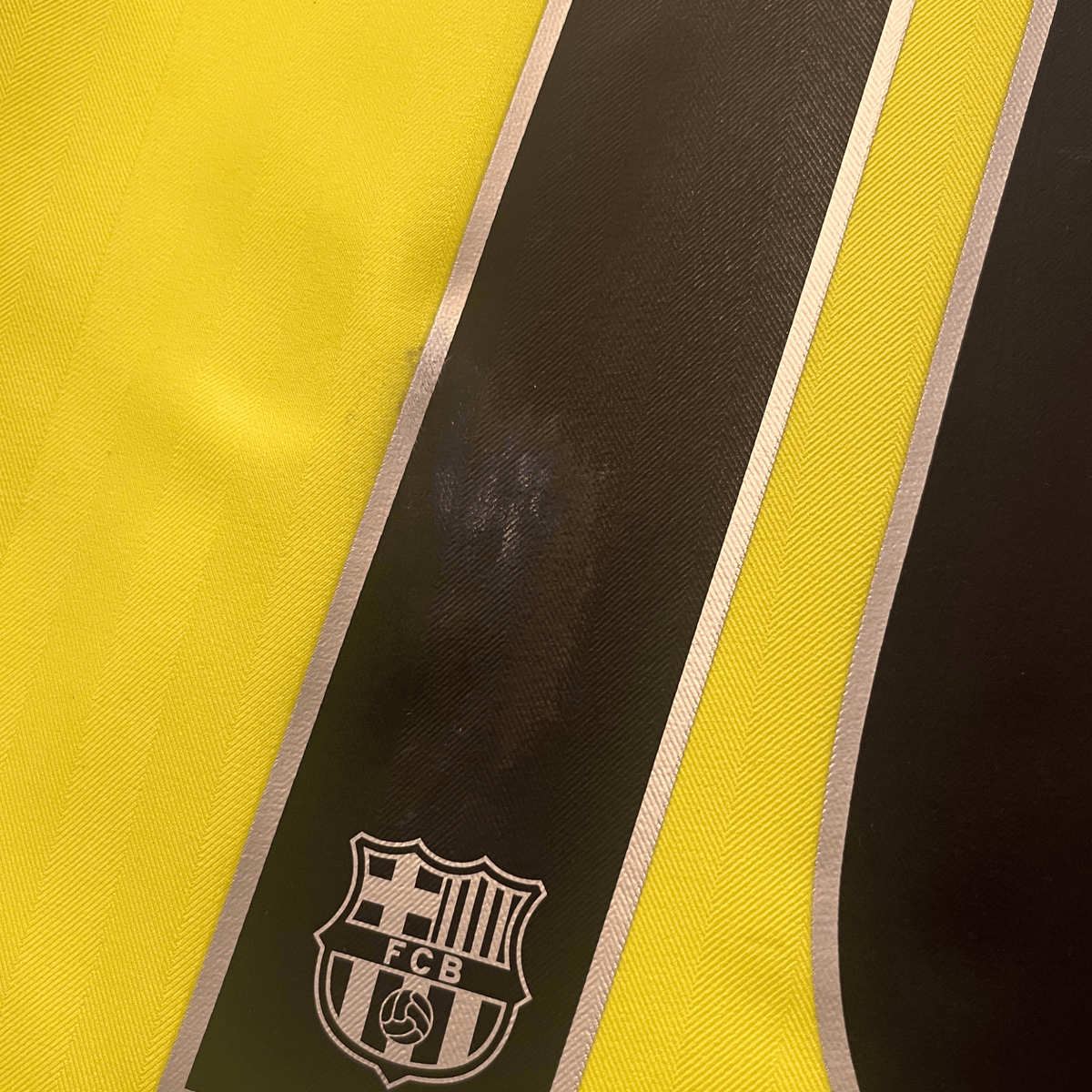 FC Barcelona 2005-06 Away Ronaldinho #10 Shirt XL