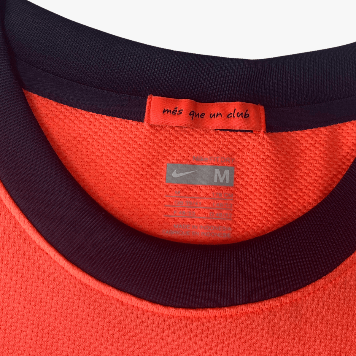 FC Barcelona 2009-10 Away Shirt M
