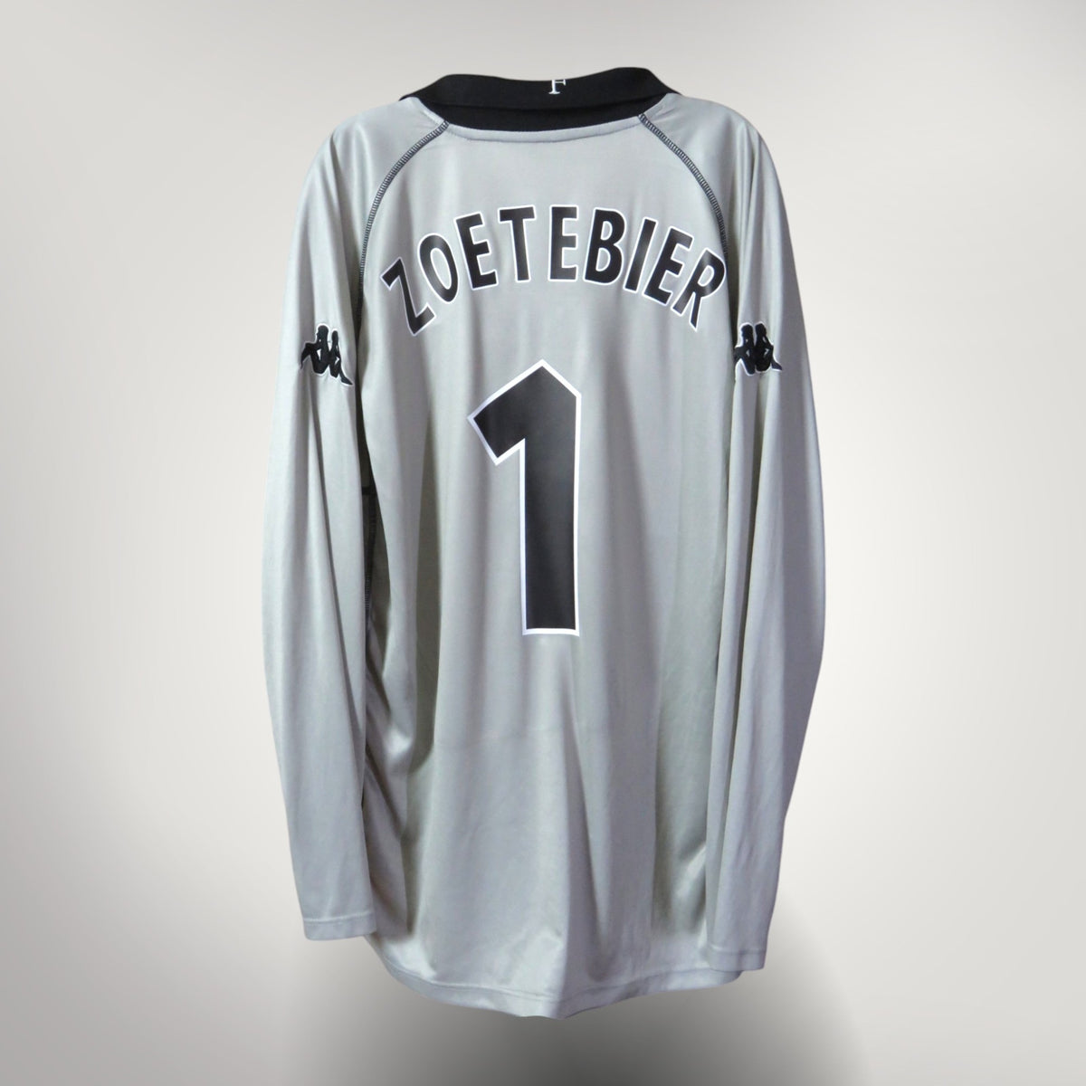 Vintage Feyenoord 2001-2002 Goalkeeper football shirt with Zoetebier 1 print, size XXL | Nostalgic Football Shirts
