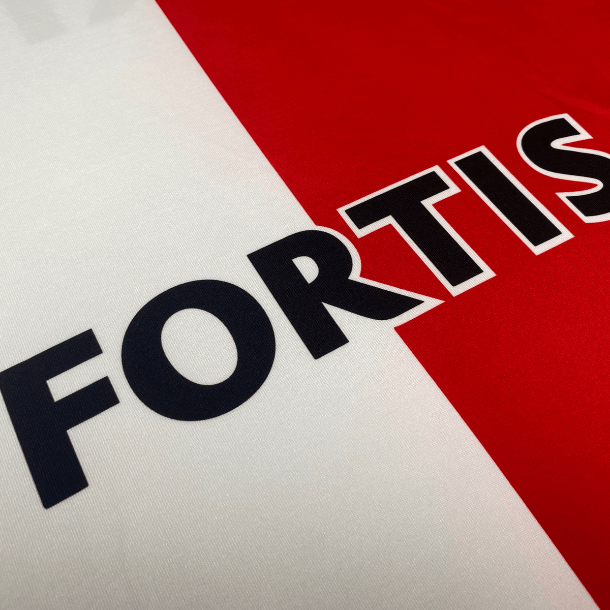 Feyenoord 2005-06 Home Shirt M