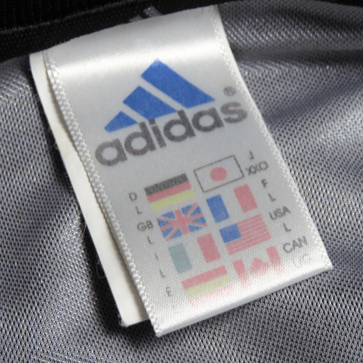 Vintage France 2000-2002 Goalkeeper football shirt with Barthez 16 print, size L | Nostalgic Football Shirts