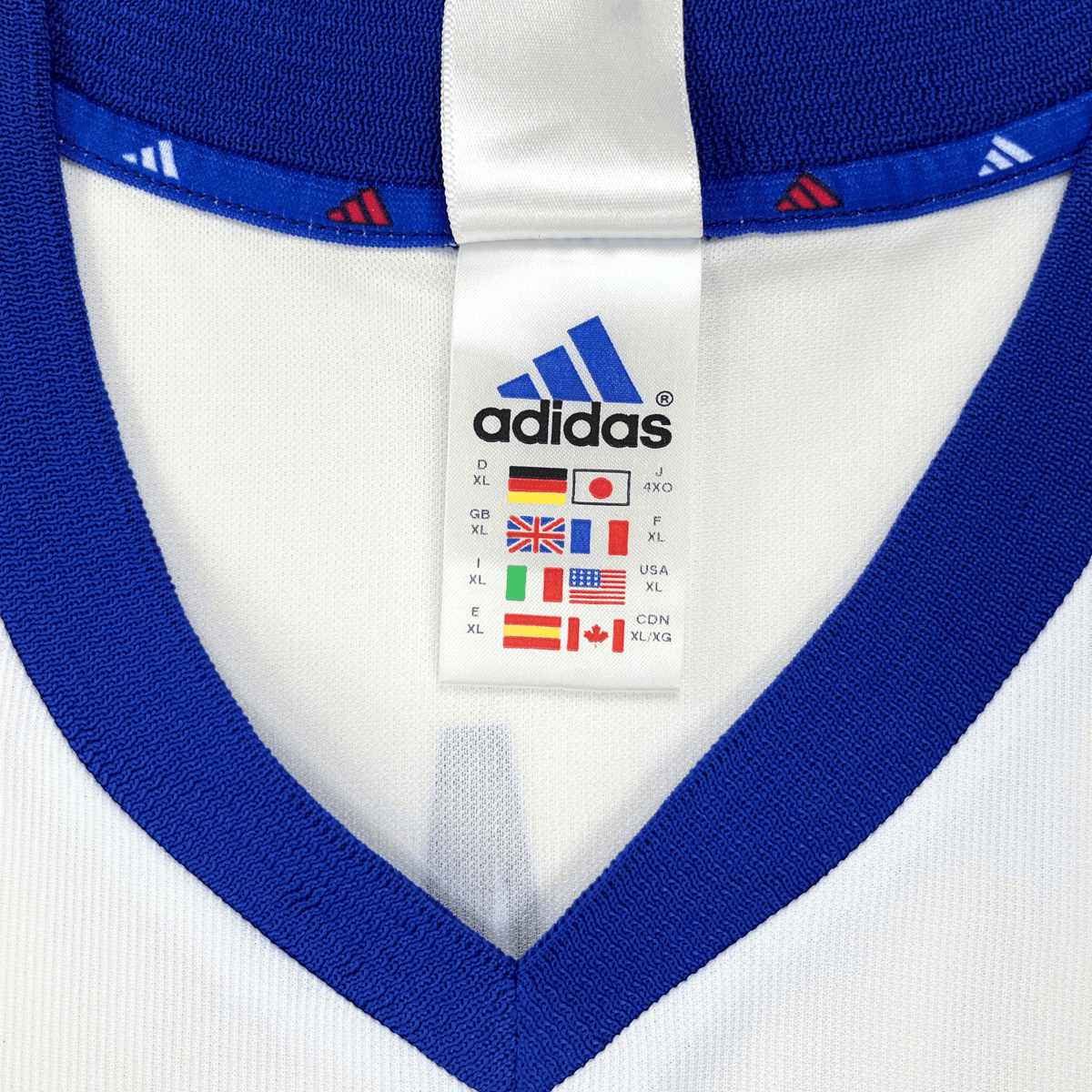 Vintage France 2002-2004 Away football shirt with Zidane 10 print, size XL | Nostalgic Football Shirts