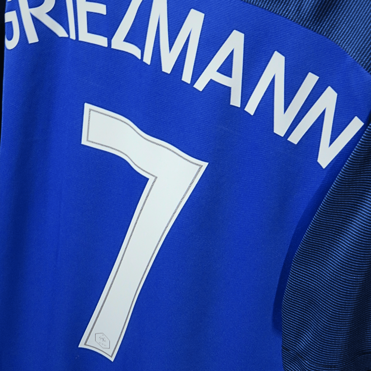 Retro France 2016-2017 Home football jersey by Nike, Griezmann 7, size L | Nostalgic Football Shirts