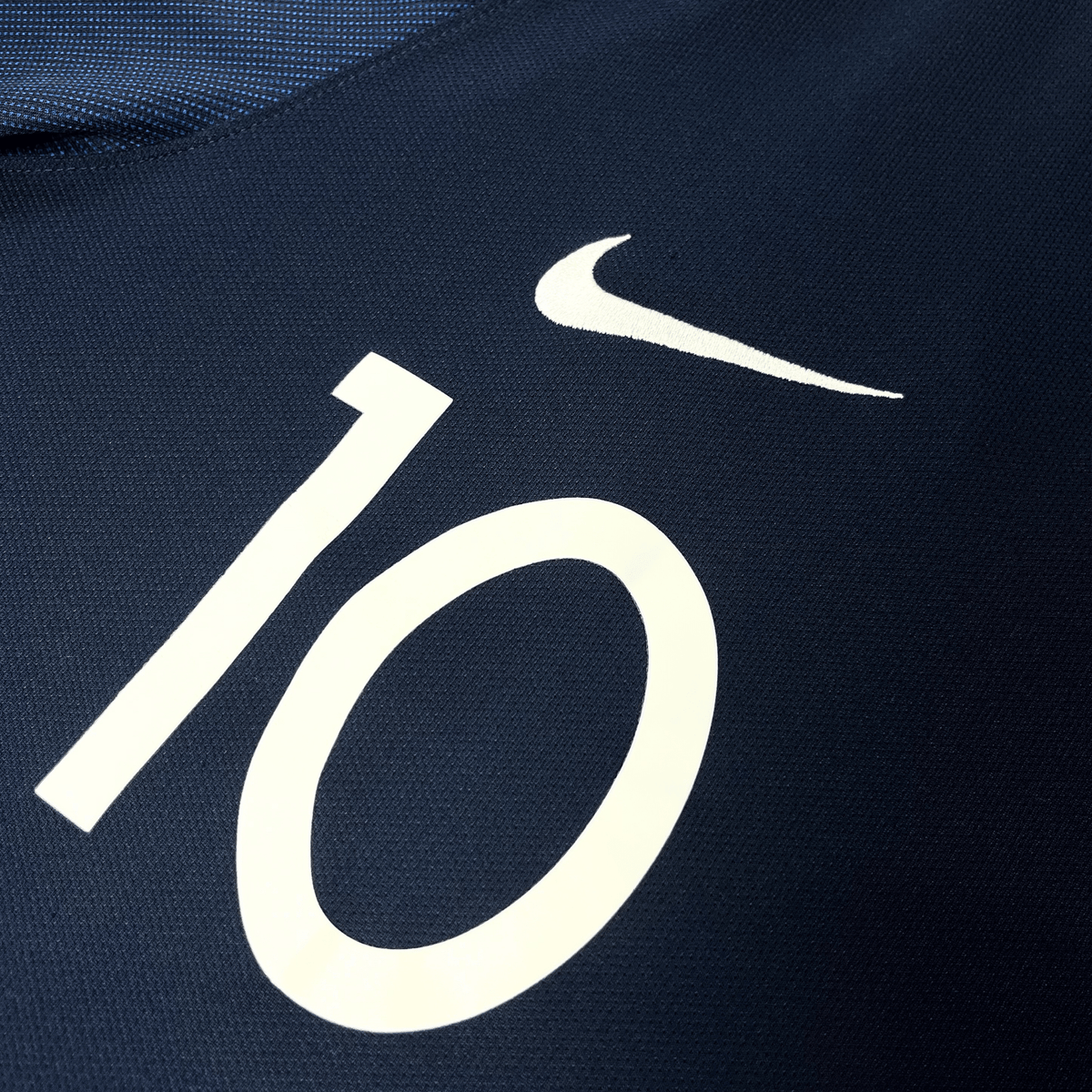 Authentic Nike France 2018-2019 Home shirt, Mbappé on the back, size M | Nostalgic Football Shirts