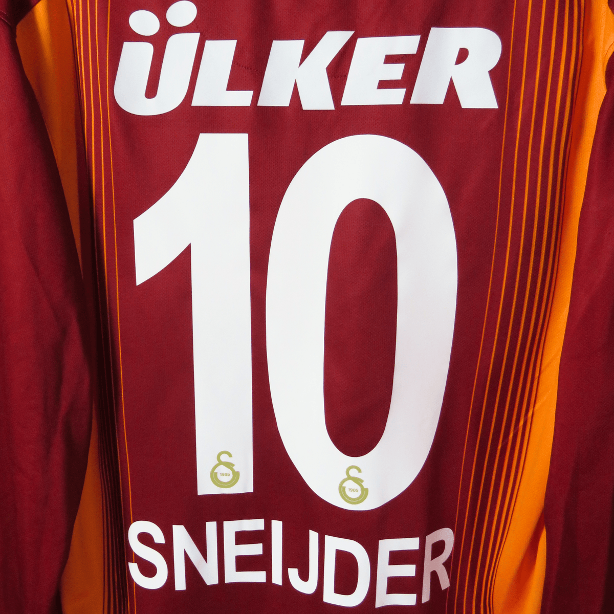 Retro Galatasaray 2014-2015 Home longsleeve football jersey by Nike, Sneijder 10, size M | Nostalgic Football Shirts
