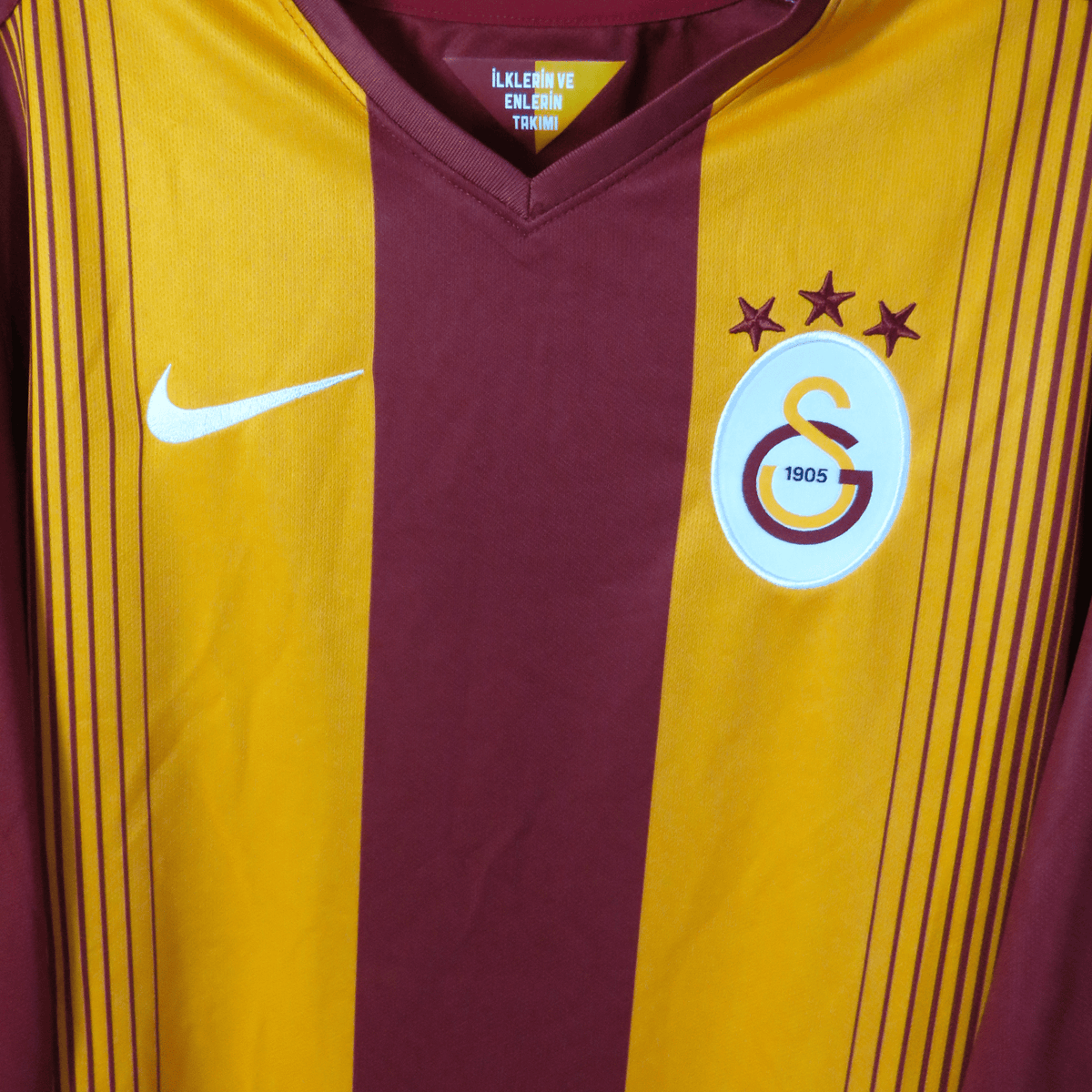 Original Galatasaray 2014-2015 Home longsleeve football shirt, size M, Sneijder 10 | Nostalgic Football Shirts