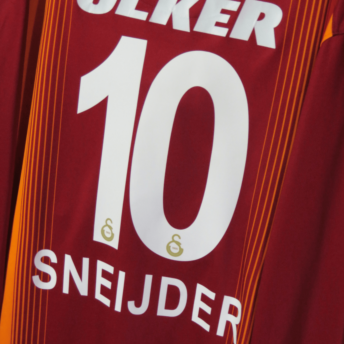 Retro Galatasaray 2014-2015 Home longsleeve football jersey by Nike, Sneijder 10, size XL | Nostalgic Football Shirts