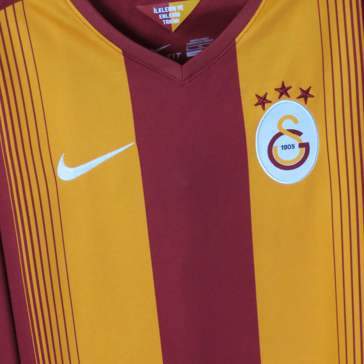 Original Galatasaray 2014-2015 Home longsleeve football shirt, size XL, Sneijder 10 | Nostalgic Football Shirts