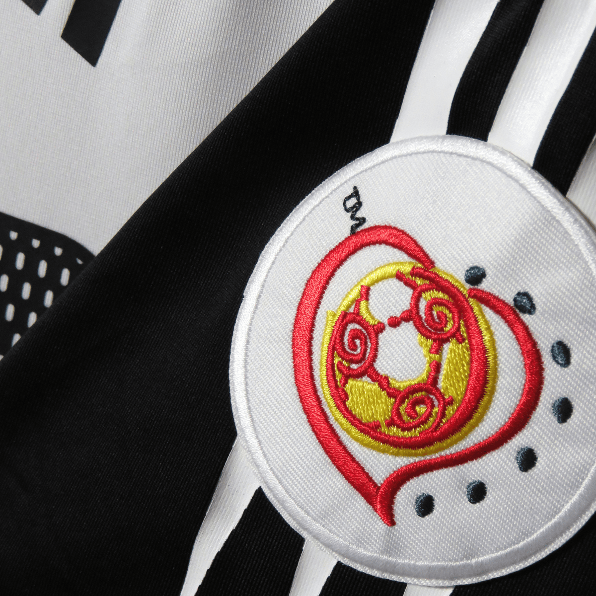 Authentic Adidas Germany 2004-2005 Home shirt, Ballack 13 on the back, size L, product code 643981 | Nostalgic Football Shirts