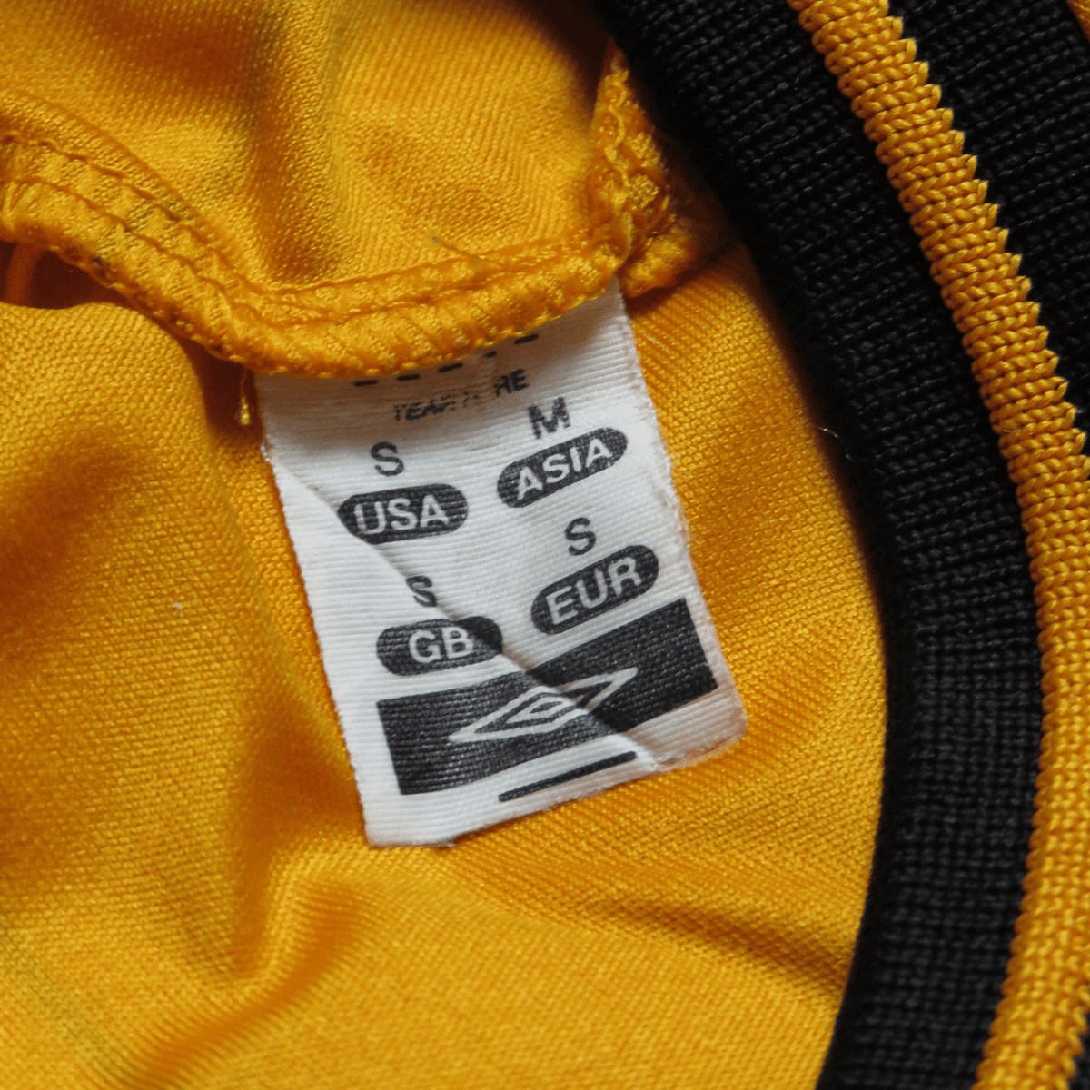 Authentic Umbro Hull City 2009-2010 Home shirt, Vennegoor of Hesselink 29 on the back, size S | Nostalgic Football Shirts