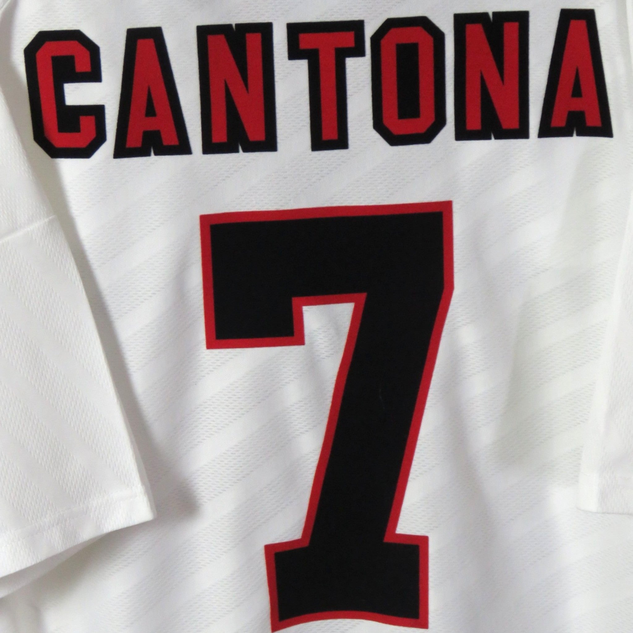 Manchester United 1996-97 Away Cantona #7 Shirt L