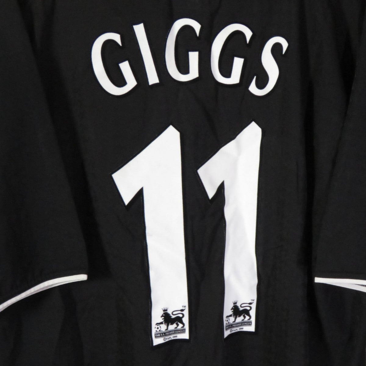 Retro Manchester United 2003-2005 Away football jersey by Nike, Giggs 11, size XL, product code 112677 | Nostalgic Football Shirts