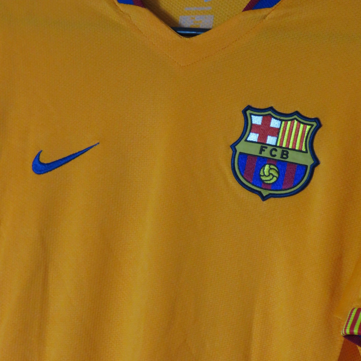 Original FC Barcelona 2006-2007 Away football shirt, size S, Messi 19, product code 146982 | Nostalgic Football Shirts