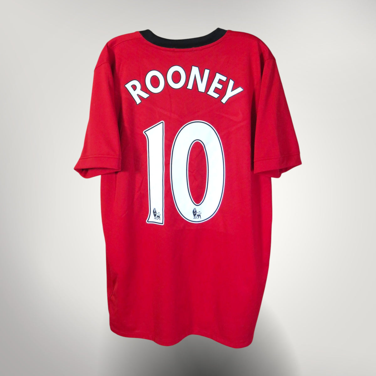 Vintage Manchester United 2009-2010 Home football shirt with Rooney 10 print, size L, product code 355091-623 | Nostalgic Football Shirts