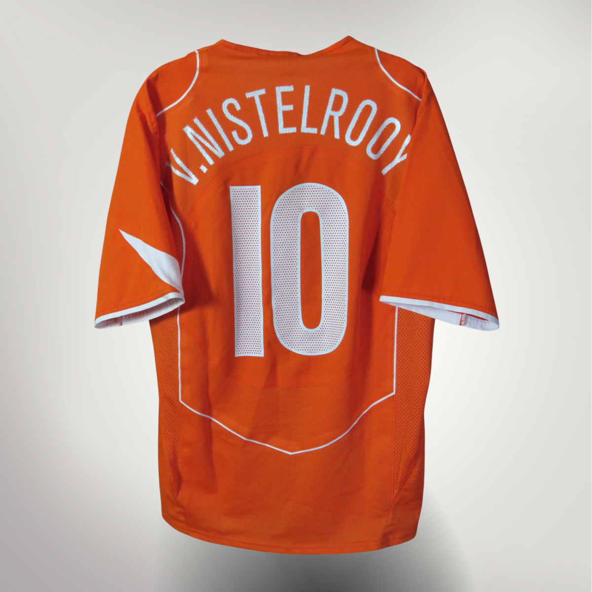 Vintage Netherlands 2004-2006 Home football shirt with Van Nistelrooy 10 print, size L, product code 117585 | Nostalgic Football Shirts