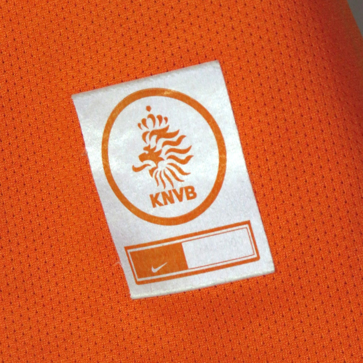 Vintage Netherlands 2004-2006 Home football shirt with Van Nistelrooy 10 print, size L, product code 117585 | Nostalgic Football Shirts