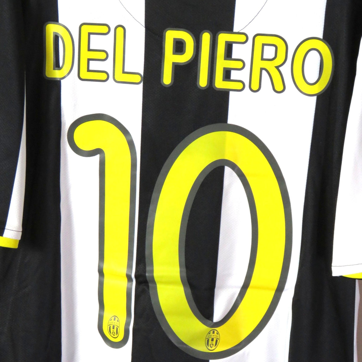 Retro Juventus 2008-2009 Home football jersey by Nike, Del Piero 10, size M, product code 287402-010 | Nostalgic Football Shirts