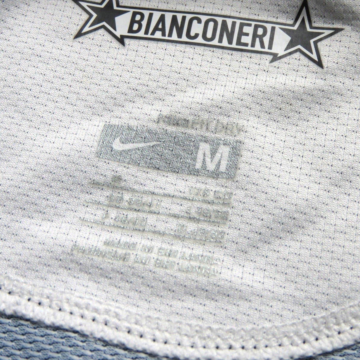Vintage Juventus 2008-2009 Home football shirt with Del Piero 10 print, size M, product code 287402-010 | Nostalgic Football Shirts