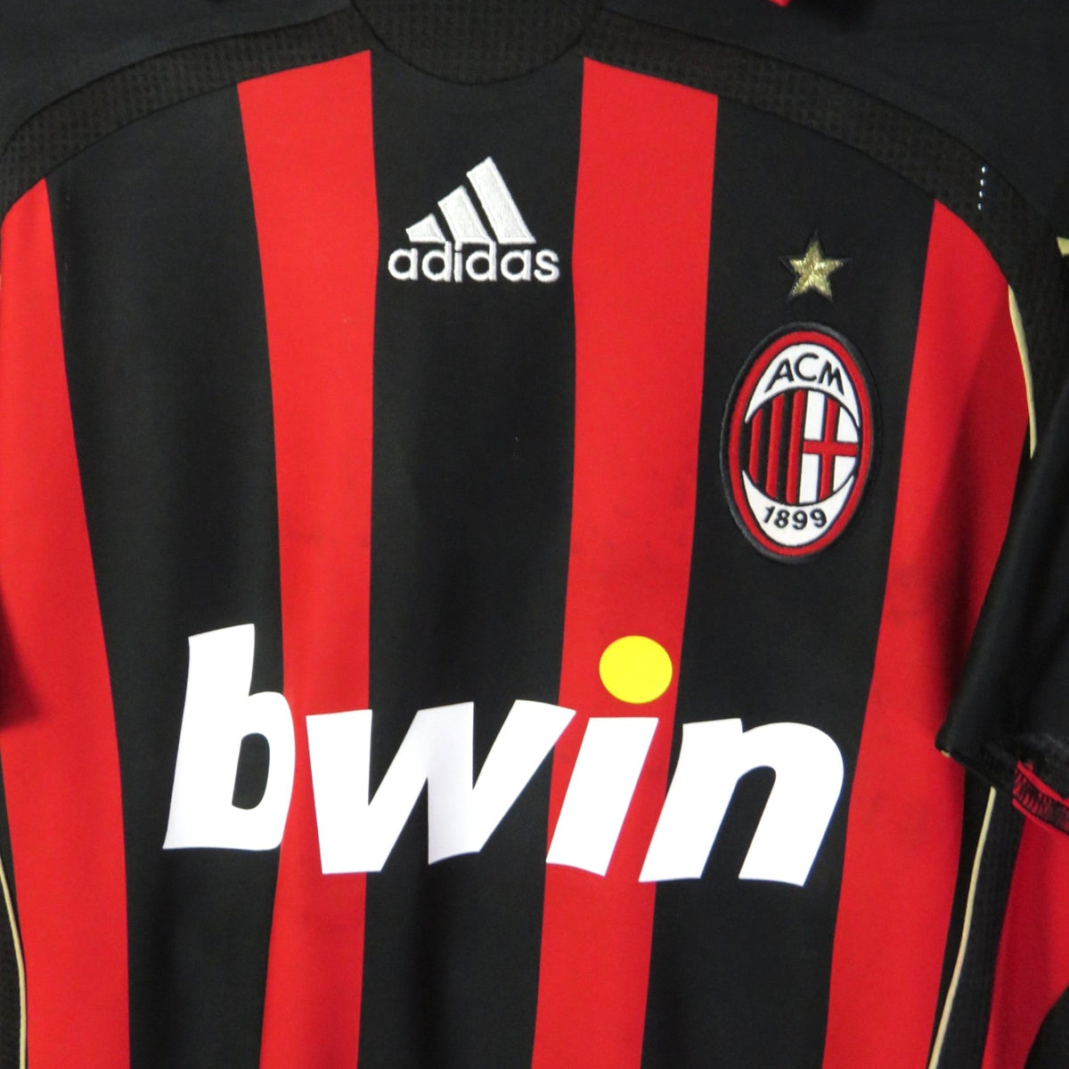 Vintage AC Milan 2006-2007 Home football shirt with Kaká 22 print, size M, product code 060747 | Nostalgic Football Shirts