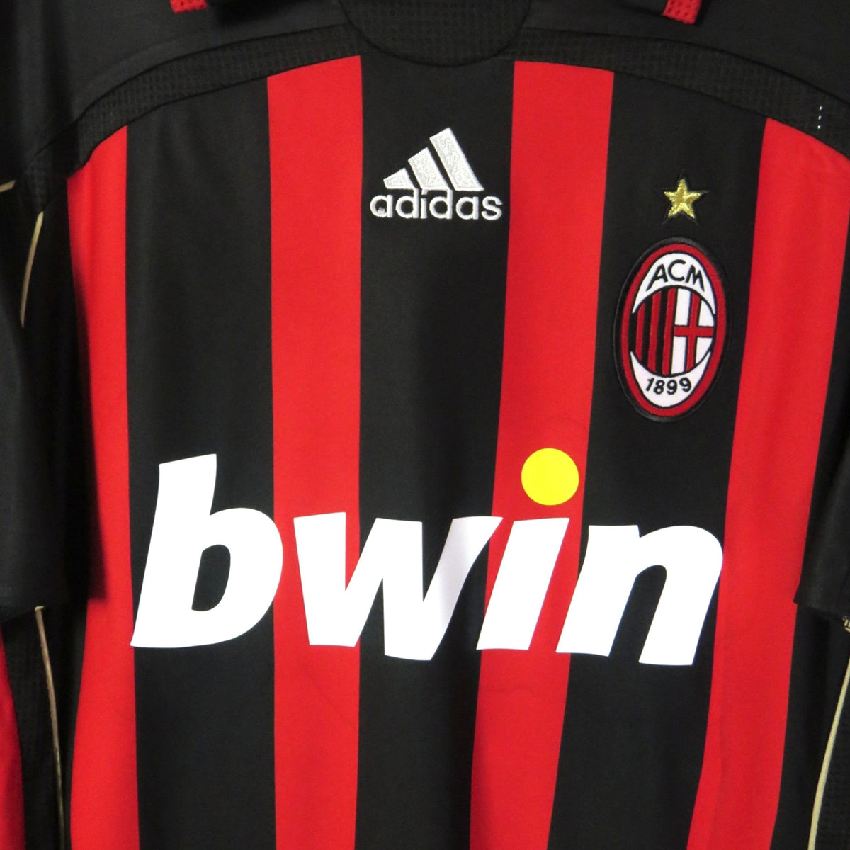 Vintage AC Milan 2006-2007 Home football shirt with Inzaghi 9 print, size L, product code 060747 | Nostalgic Football Shirts