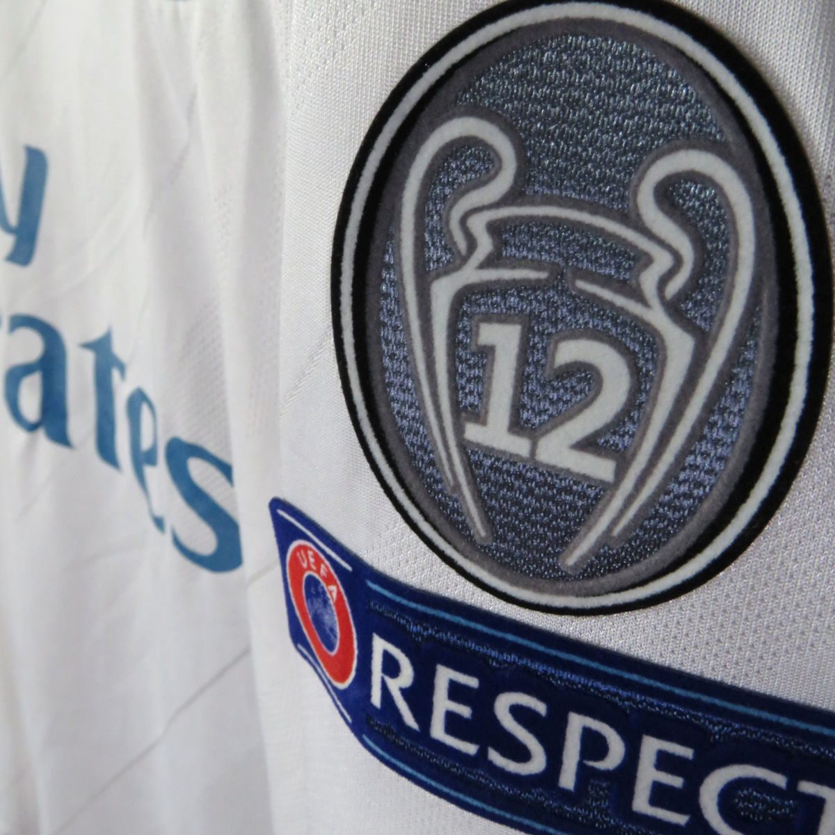 Vintage Real Madrid 2017-2018 Home longsleeve football shirt with Ronaldo 7 print, size M, product code B31106 | Nostalgic Football Shirts