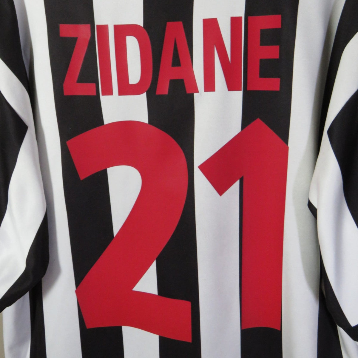 Retro Juventus 1998-1999 Home football jersey by Kappa, Zidane 21, size L | Nostalgic Football Shirts