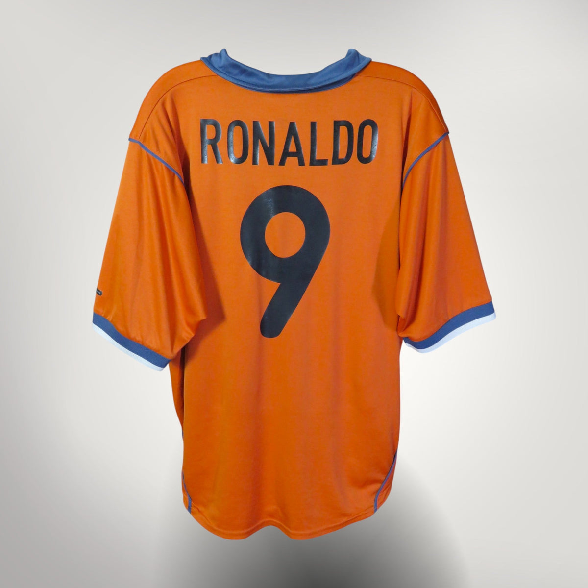 Vintage Inter Milan 2000-2001 Third football shirt with Ronaldo 9 print, size L | Nostalgic Football Shirts