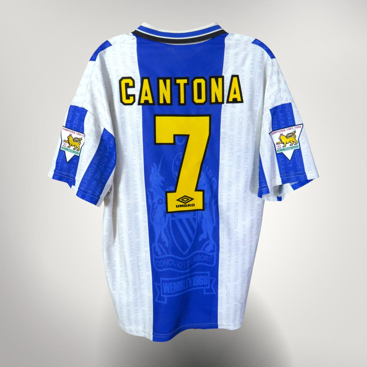 Vintage Manchester United 1994-1996 Third football shirt with Cantona 7 print, size L | Nostalgic Football Shirts
