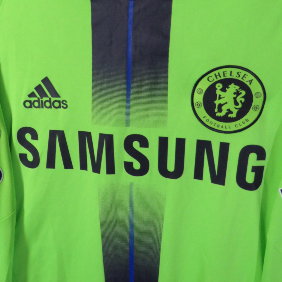 Vintage Chelsea 2010-2011 Third football shirt with Ramires 7 print, size M, product code P00124 | Nostalgic Football Shirts