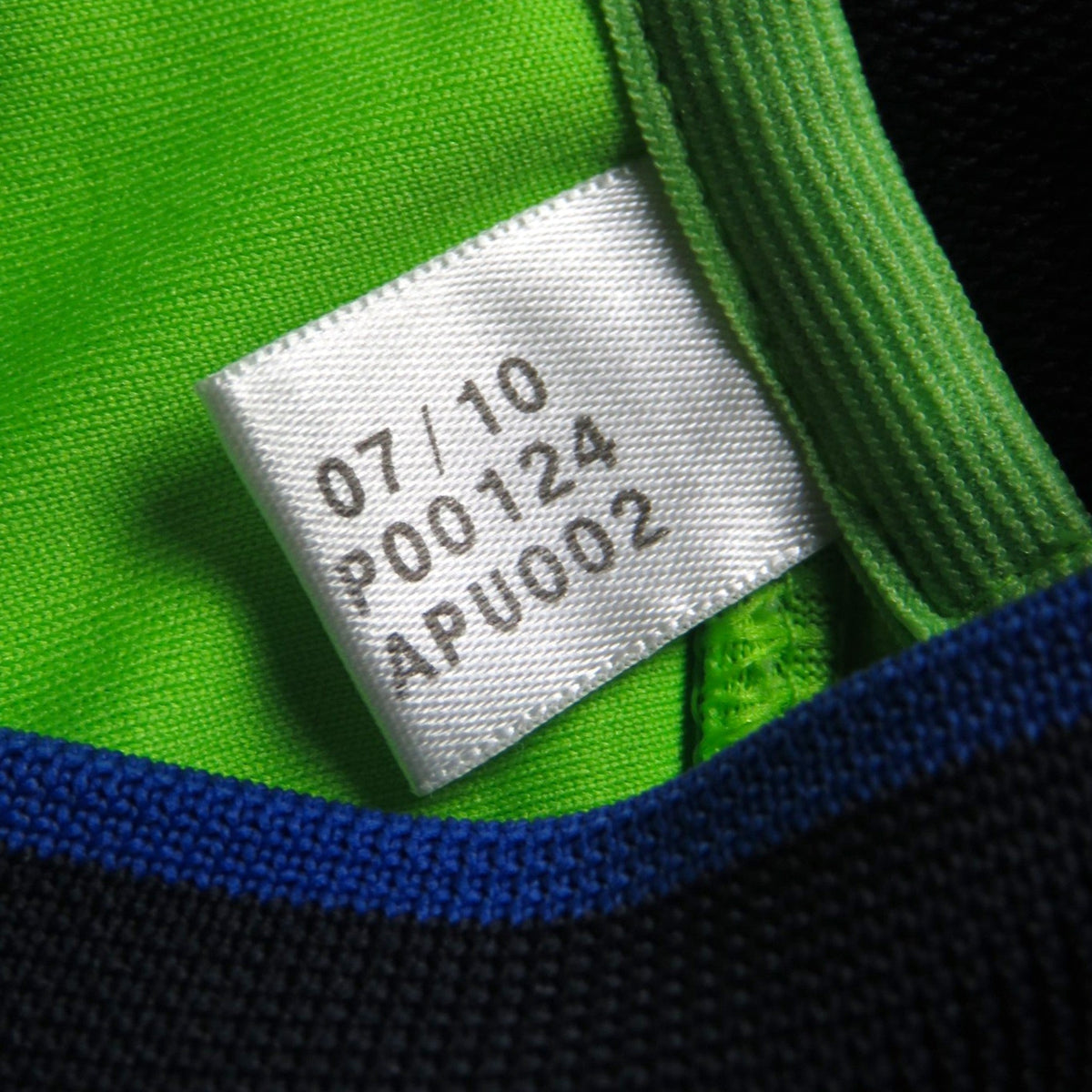 Original Chelsea 2010-2011 Third football shirt, size M, Ramires 7, product code P00124 | Nostalgic Football Shirts