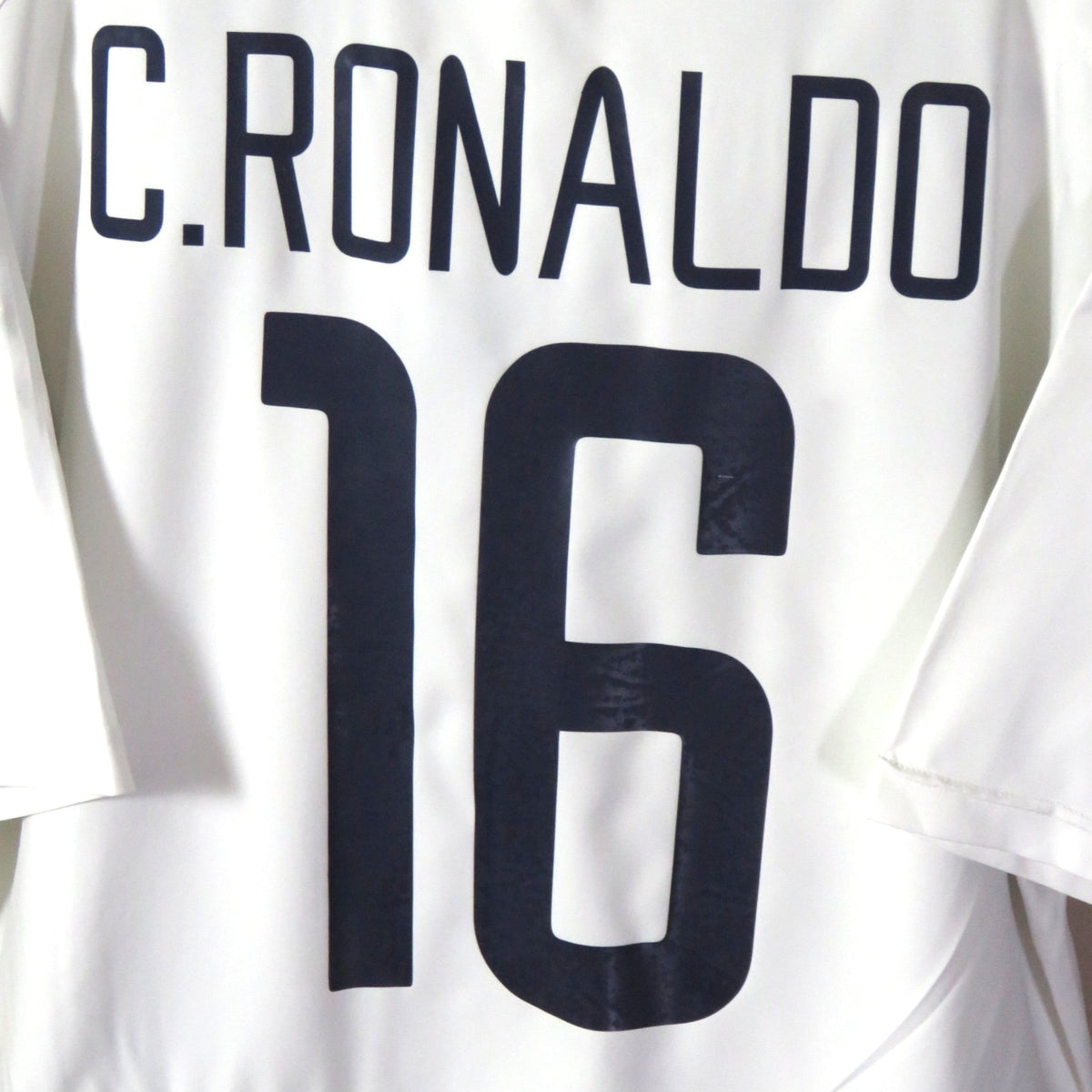 Portugal 2002-04 Away Ronaldo #16 Shirt L