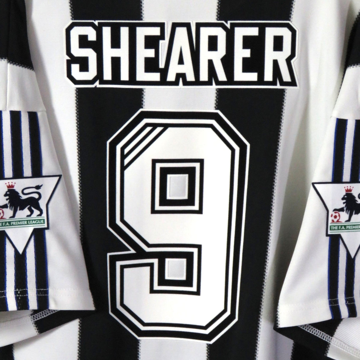 Newcastle United 1995-97 Home Shearer #9 Shirt L