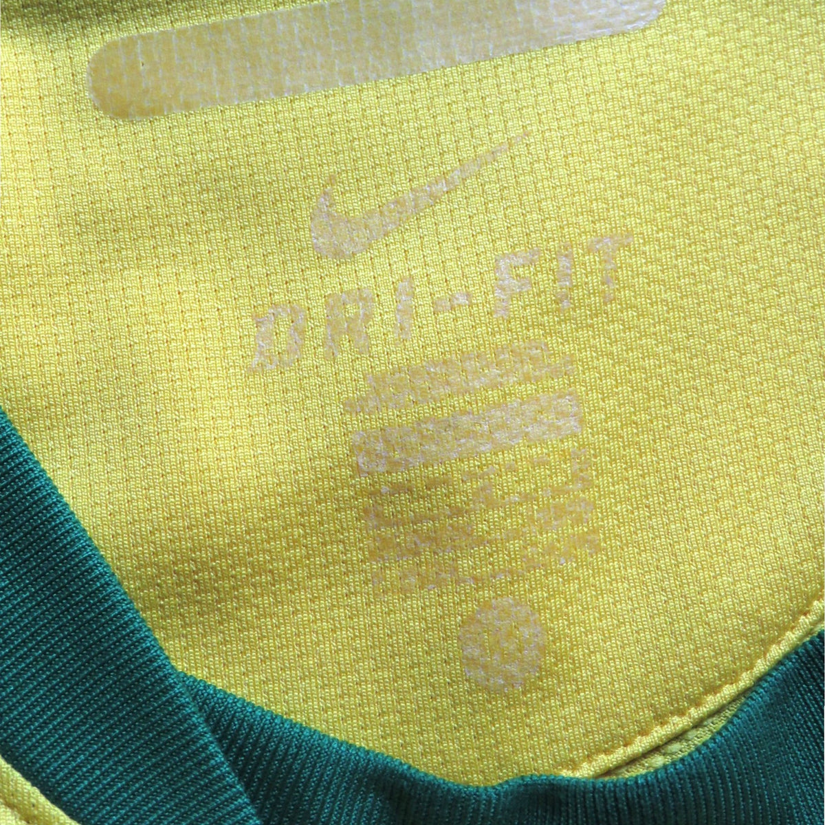 Brazil 2010-11 Home Kaka #10 Shirt M