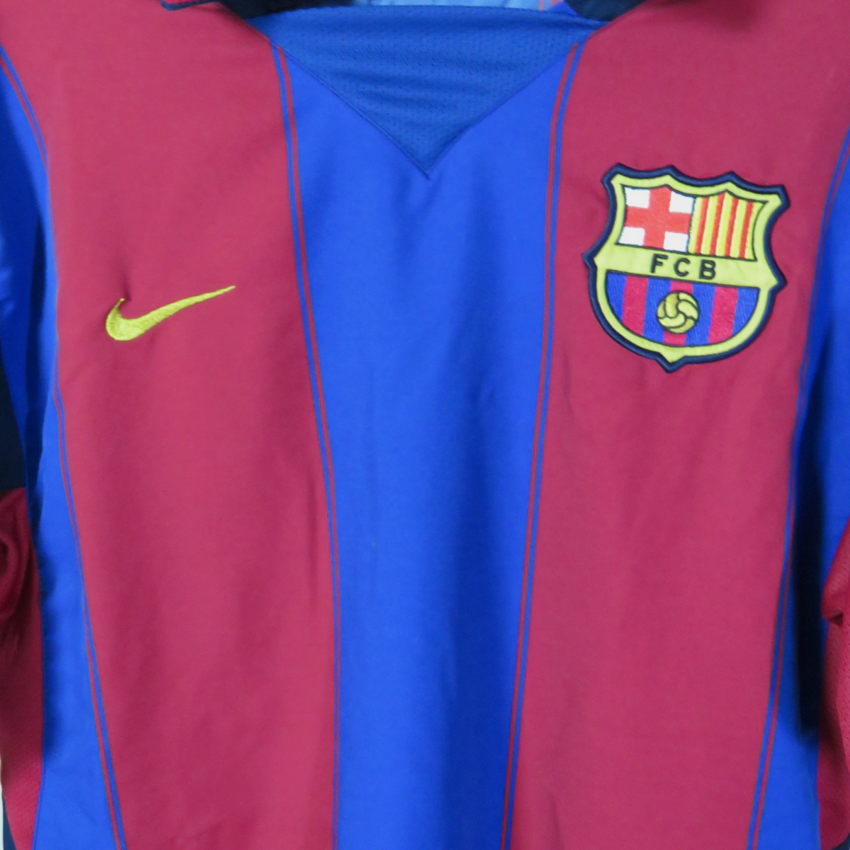 FC Barcelona 2003-04 Home Ronaldinho #10 Shirt S