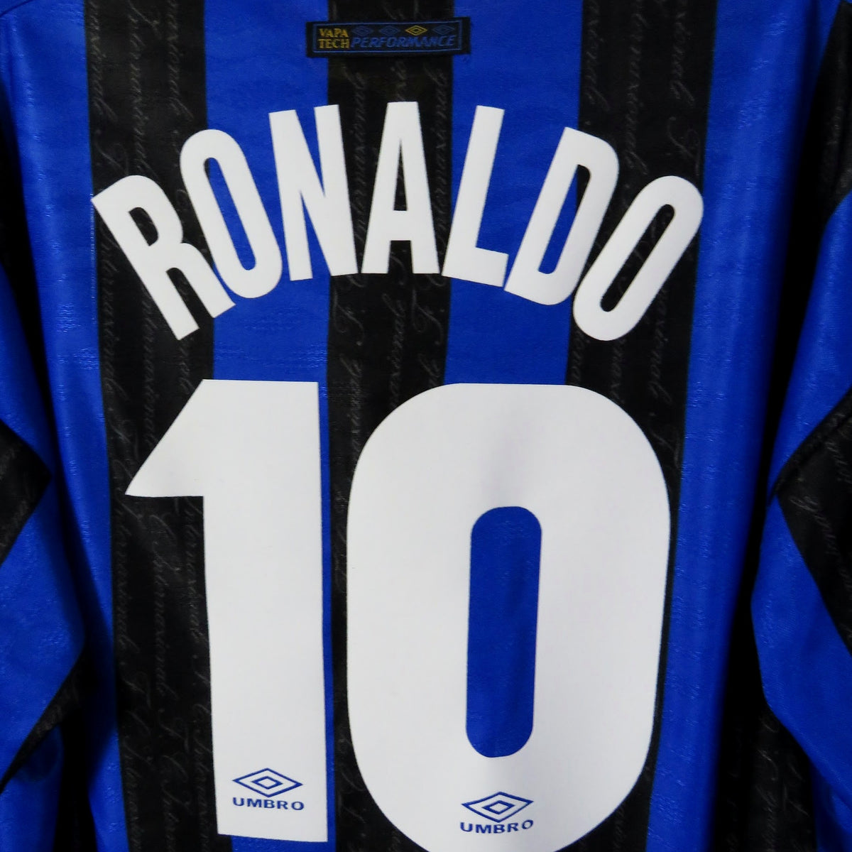 Inter Milan 1997-1998 Home shirt, Ronaldo 10, Umbro, size XL | Nostalgic Football Shirts