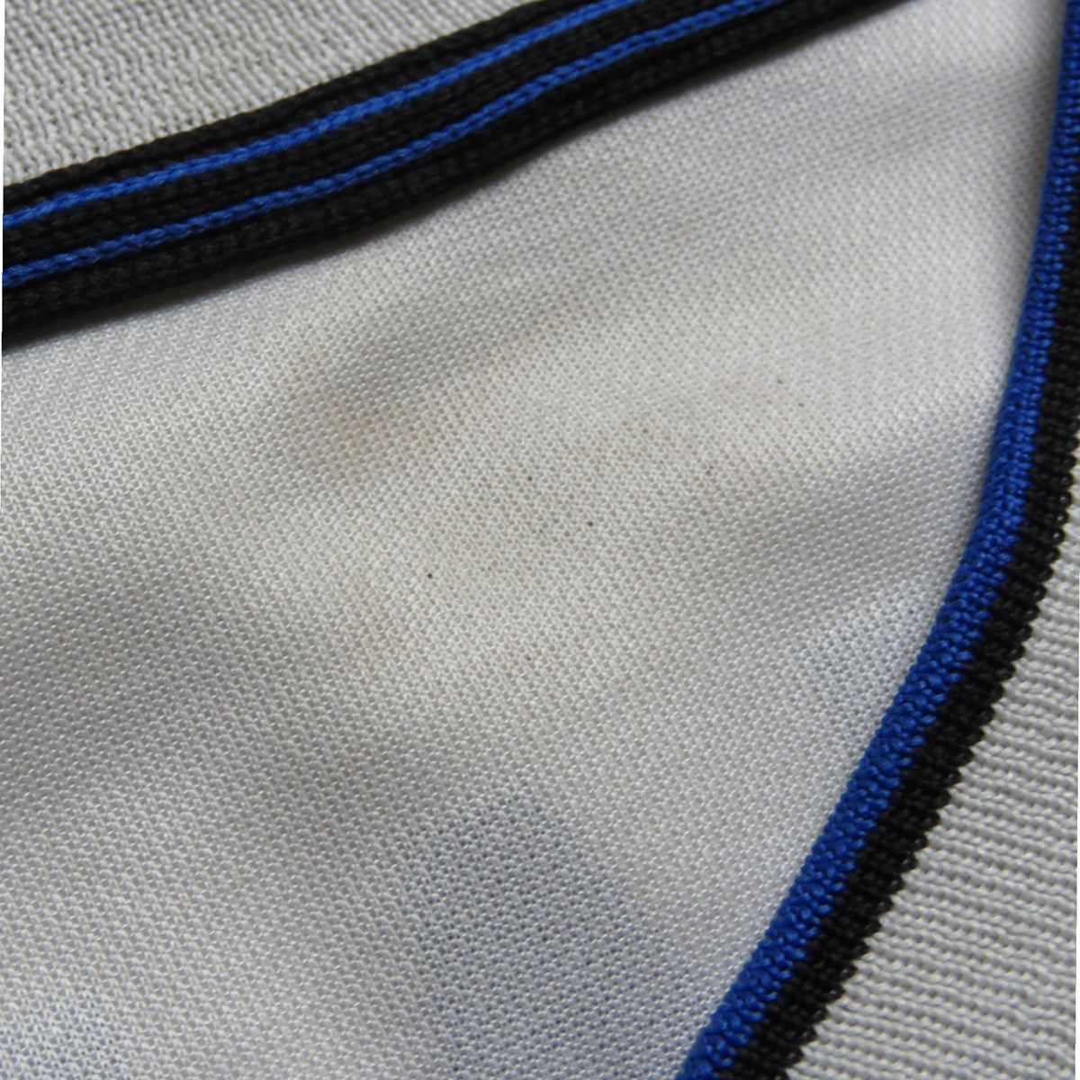 Vintage Inter Milan 1999-2000 Away football shirt with Ronaldo 9 print, size M | Nostalgic Football Shirts