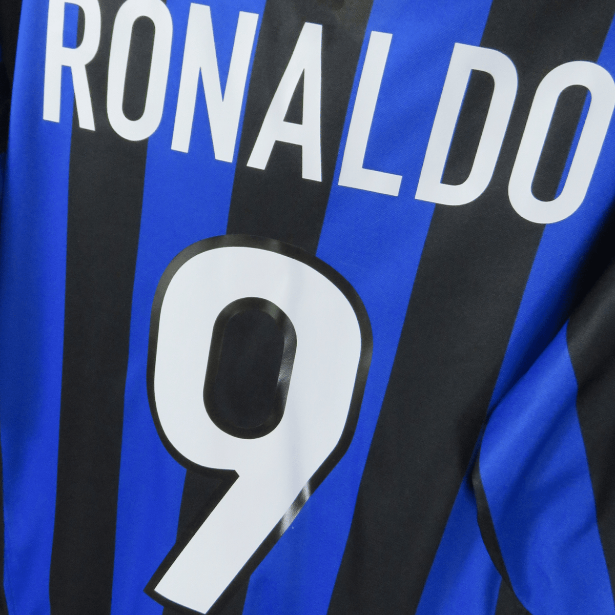 Inter Milan 1998-99 Home Ronaldo #9 Shirt S