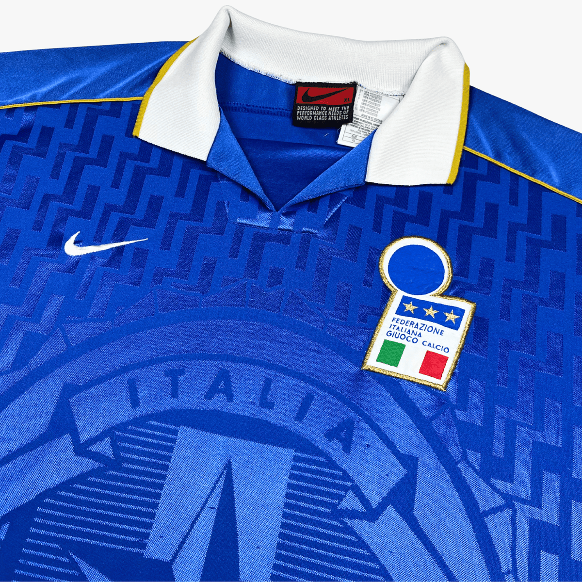Retro Italy 1995-1996 Home football jersey by Nike, size XL | Nostalgic Football Shirts