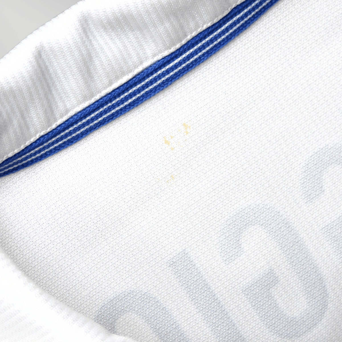 Vintage Italy 1997-1998 Away football shirt with Baggio 18 print, size M | Nostalgic Football Shirts