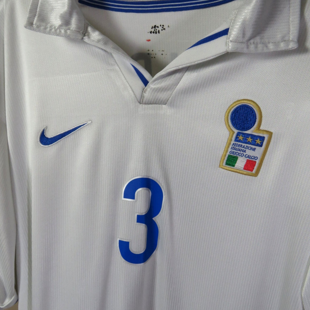 Original Italy 1997-1998 Away football shirt, size M, Maldini 3 | Nostalgic Football Shirts