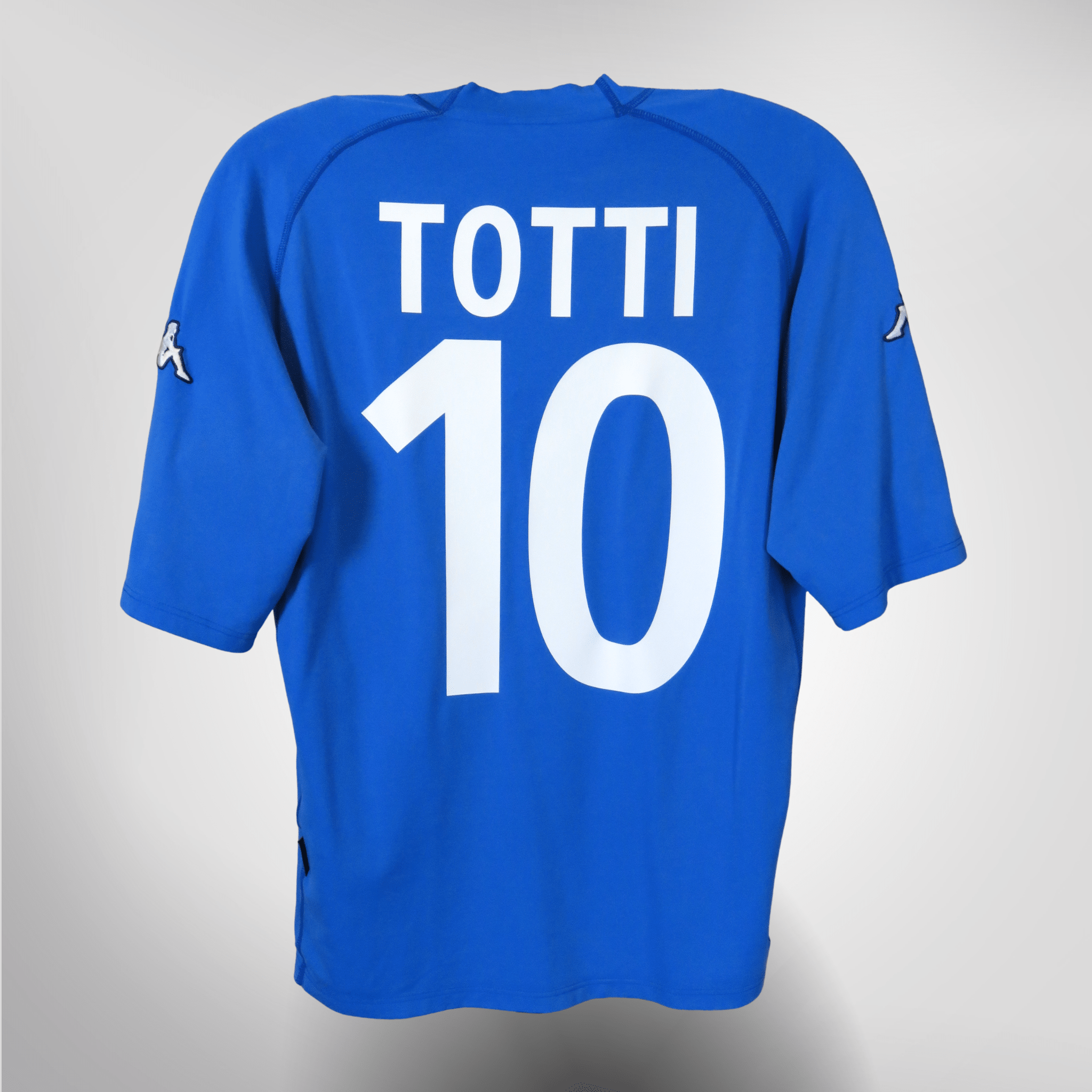 Vintage Italy 2002-2003 Home football shirt with Totti 10 print, size M | Nostalgic Football Shirts