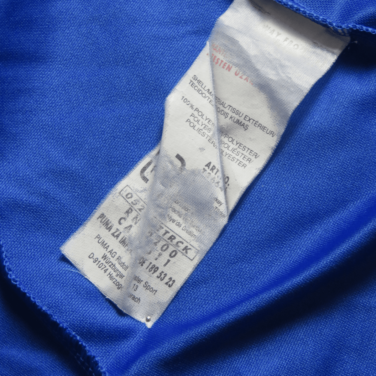 Retro Italy 2010-2011 Home football jersey by Puma, de Rossi 6, size L | Nostalgic Football Shirts