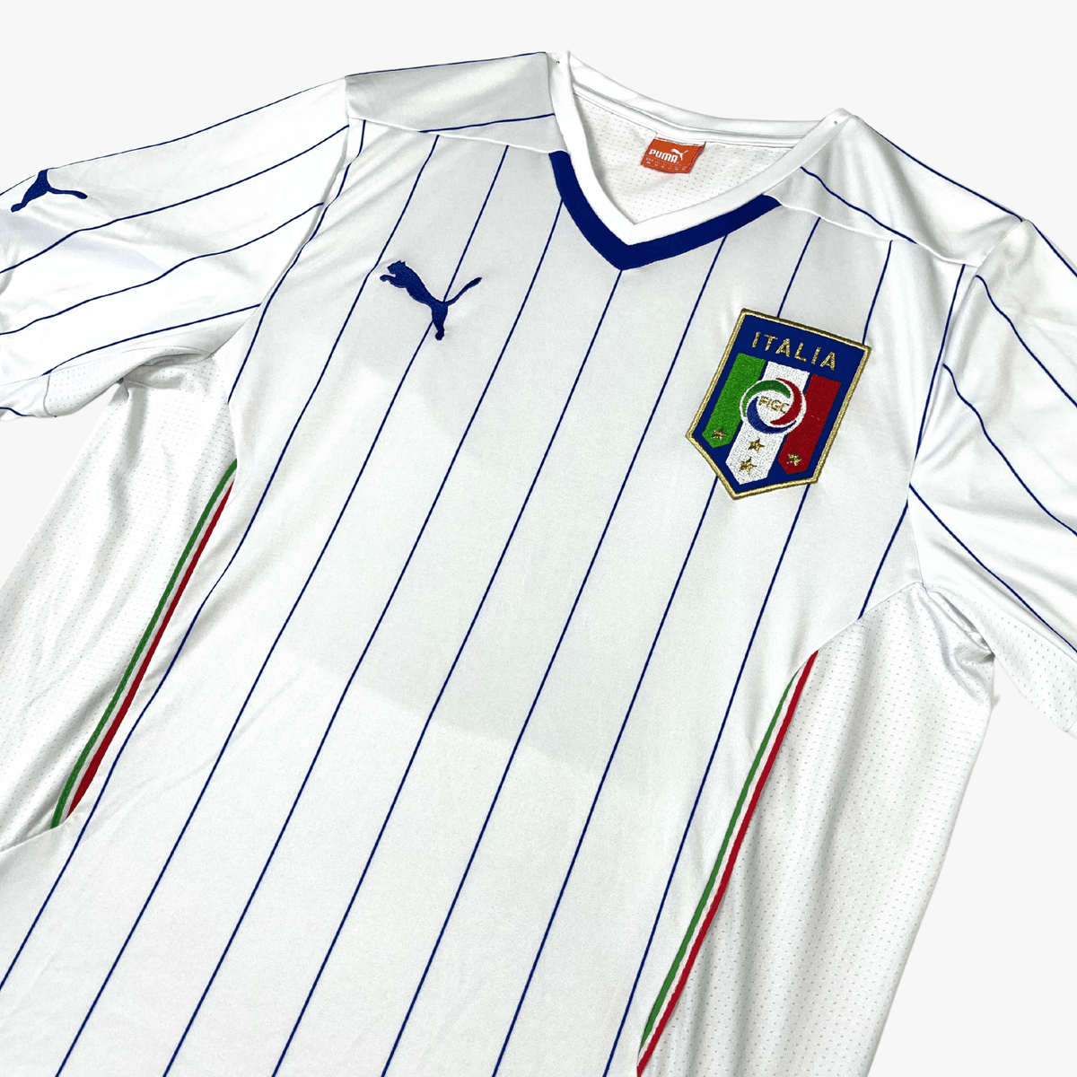 Original Italy 2014-2015 Away football shirt, size M | Nostalgic Football Shirts